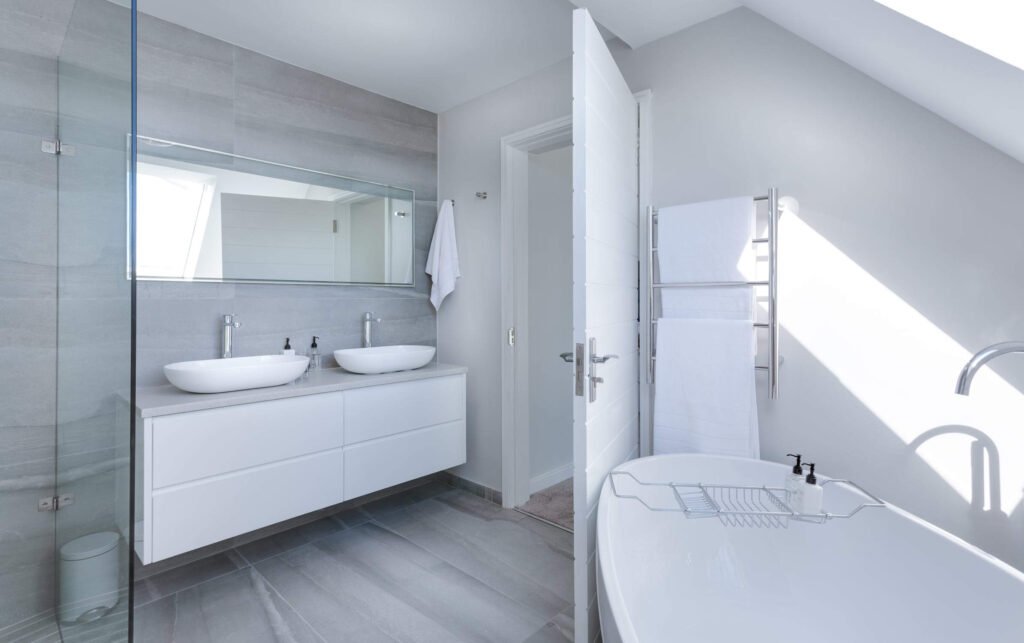 Bathroom Cleaning in Seattle
